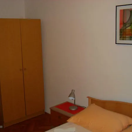 Haus Elvino Guest house *